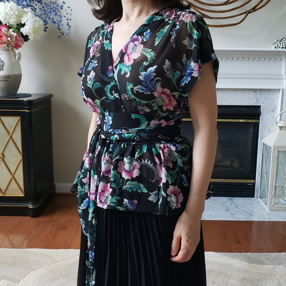 EXPRESS Kimono Style Tie Blouse in Floral Black - Sz XS